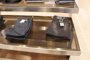 服裝店安裝服裝防盜設備的必要性