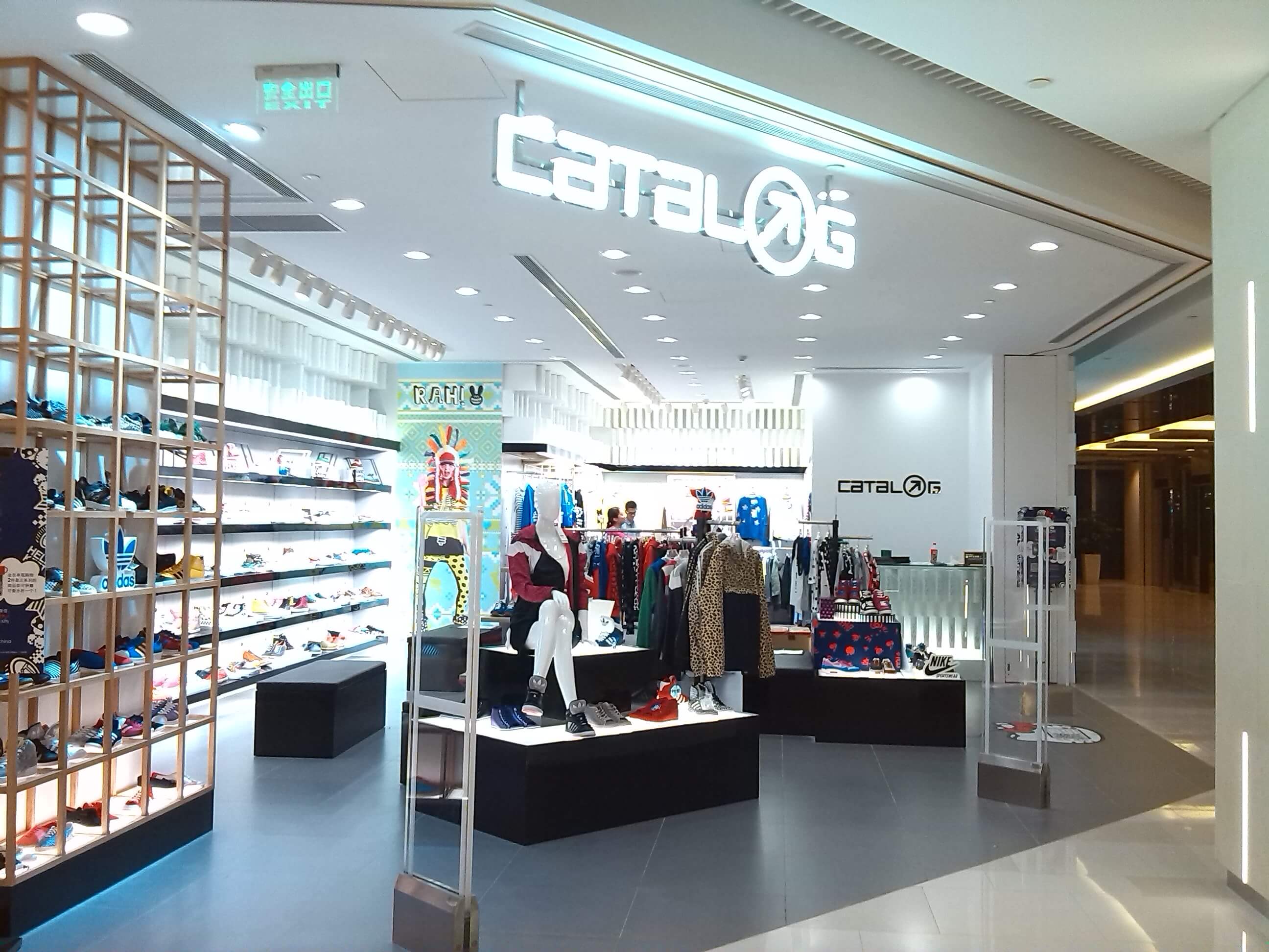 服装大商店防盗