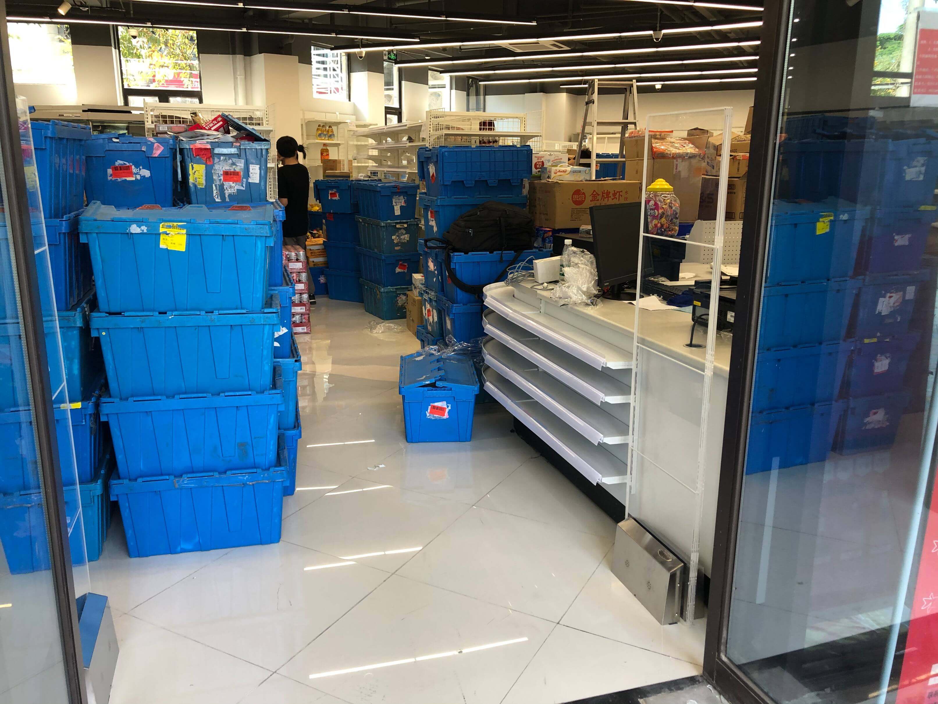 超市门口防盗器坏了