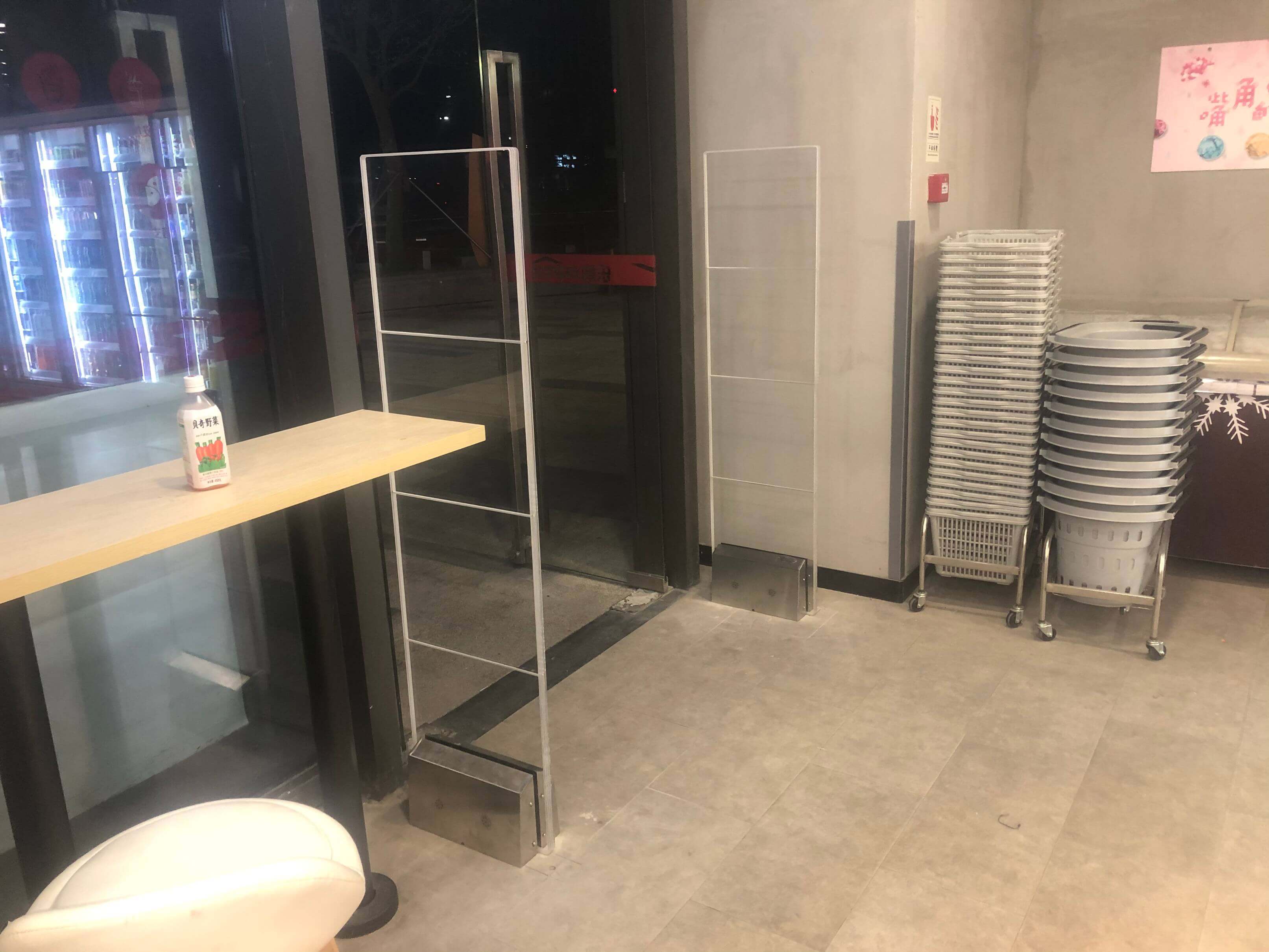 商店门口的防盗器
