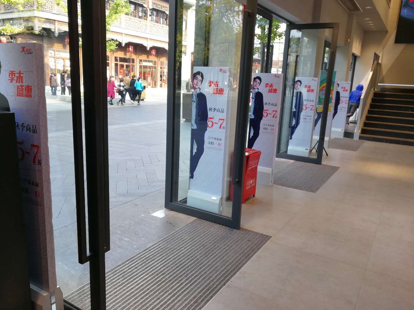 服装防盗门多少钱