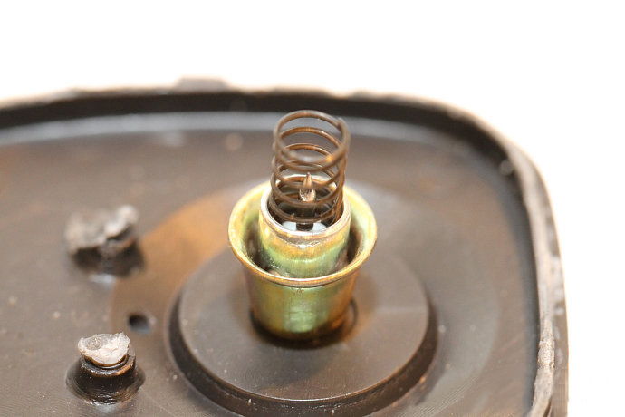 服装店衣服防盗扣怎么开